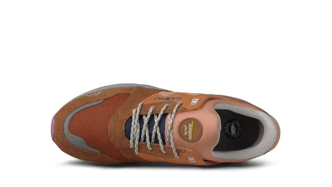 Karhu Aria 95 Brown sugar/almost apricot