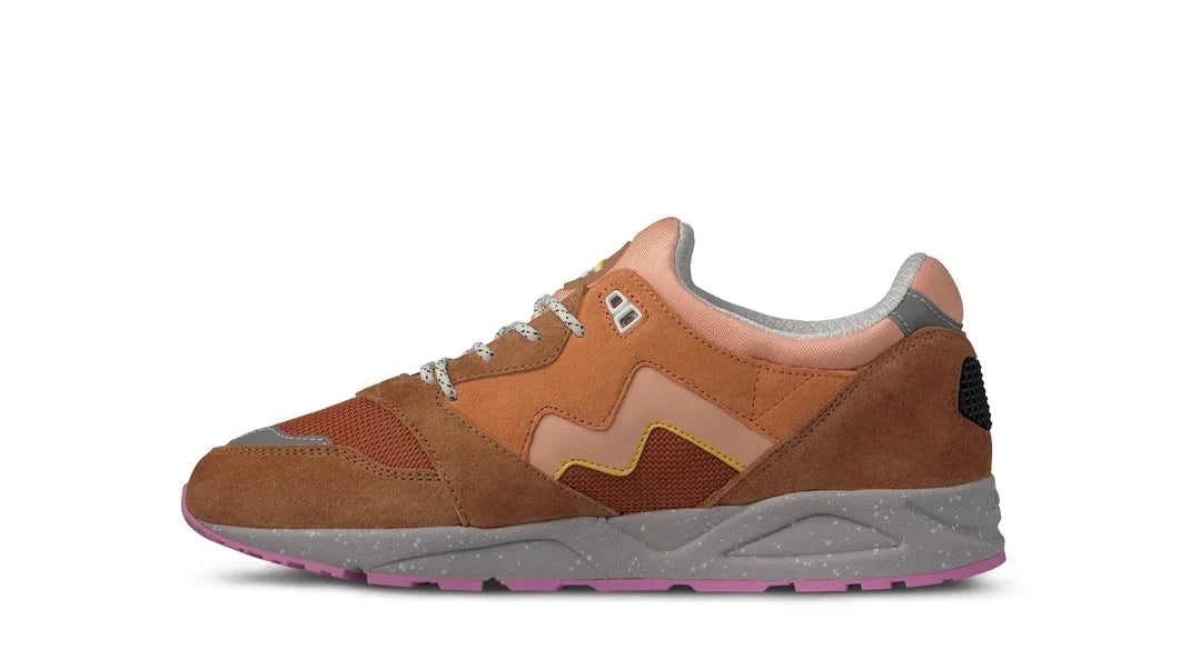 Karhu Aria 95 Brown sugar/almost apricot