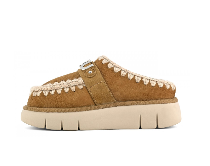 Mou Bounce clog metal logo