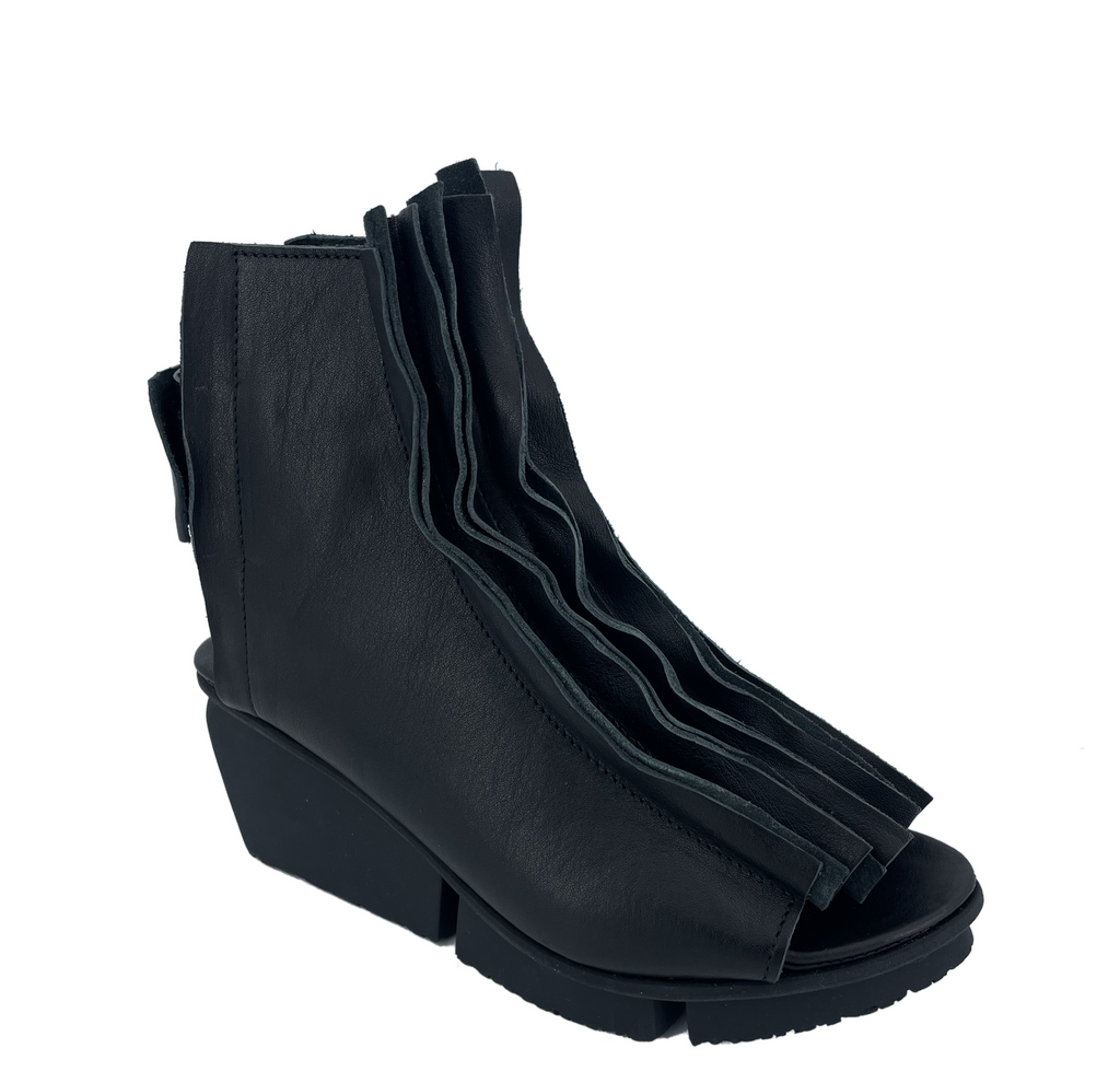 Trippen Chute black