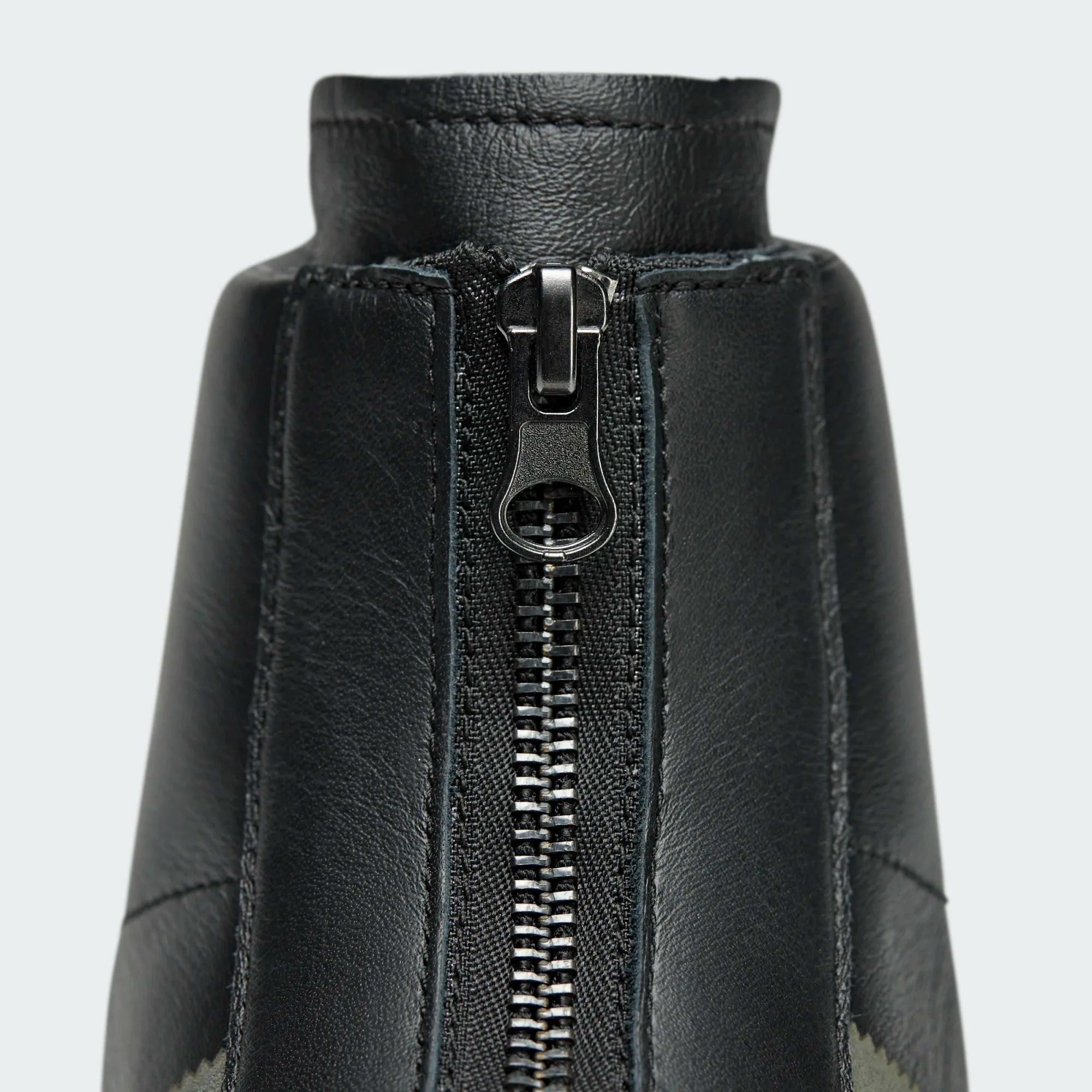Y-3 Gendo pro model black IF2023