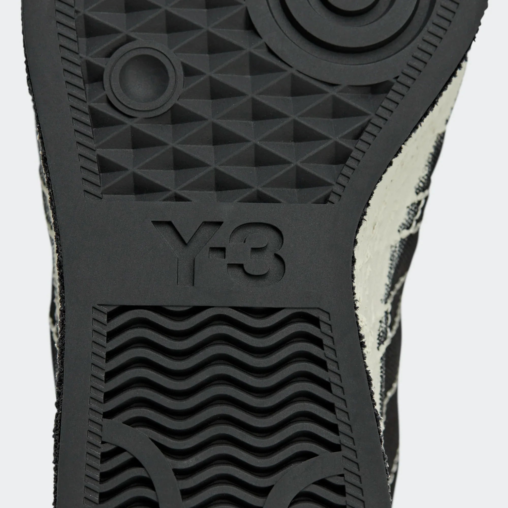 Y-3 Nizza lo black/black/talc JQ2448