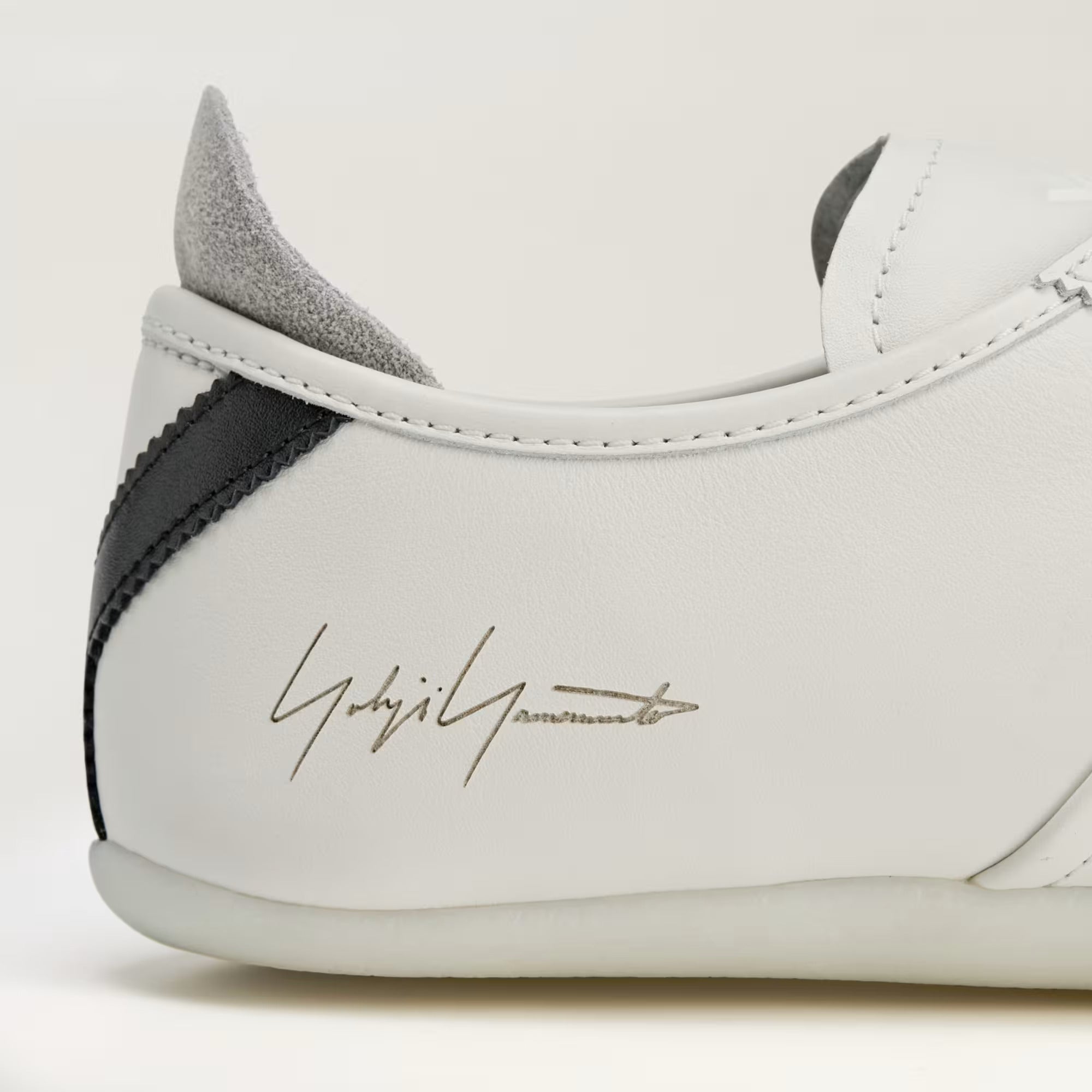 Y-3 Tokyo owhit KI0882