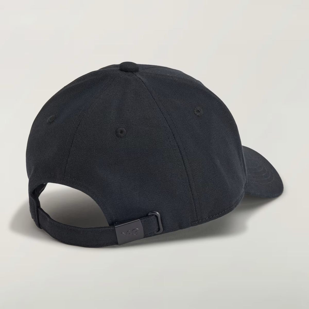 CAPPELLINO CON LOGO Y-3