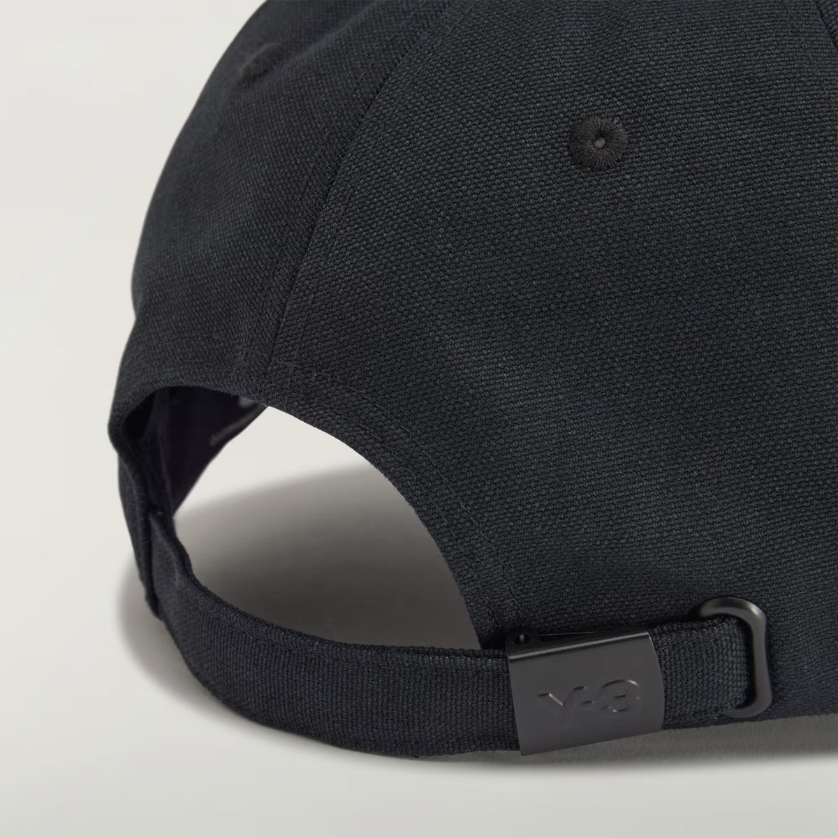 CAPPELLINO CON LOGO Y-3