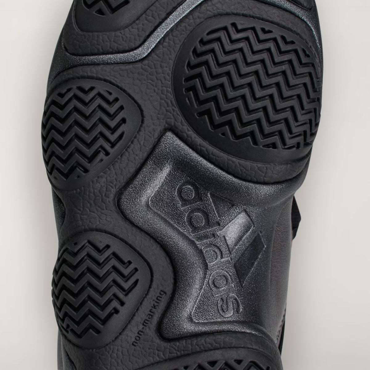 Y-3 MEGABALL KI7795