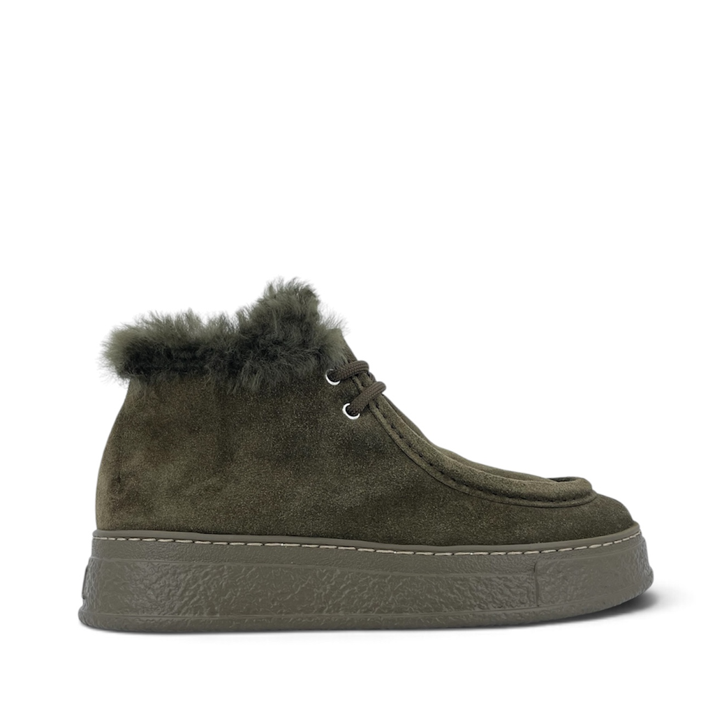 AGL Giuly Winter Capper